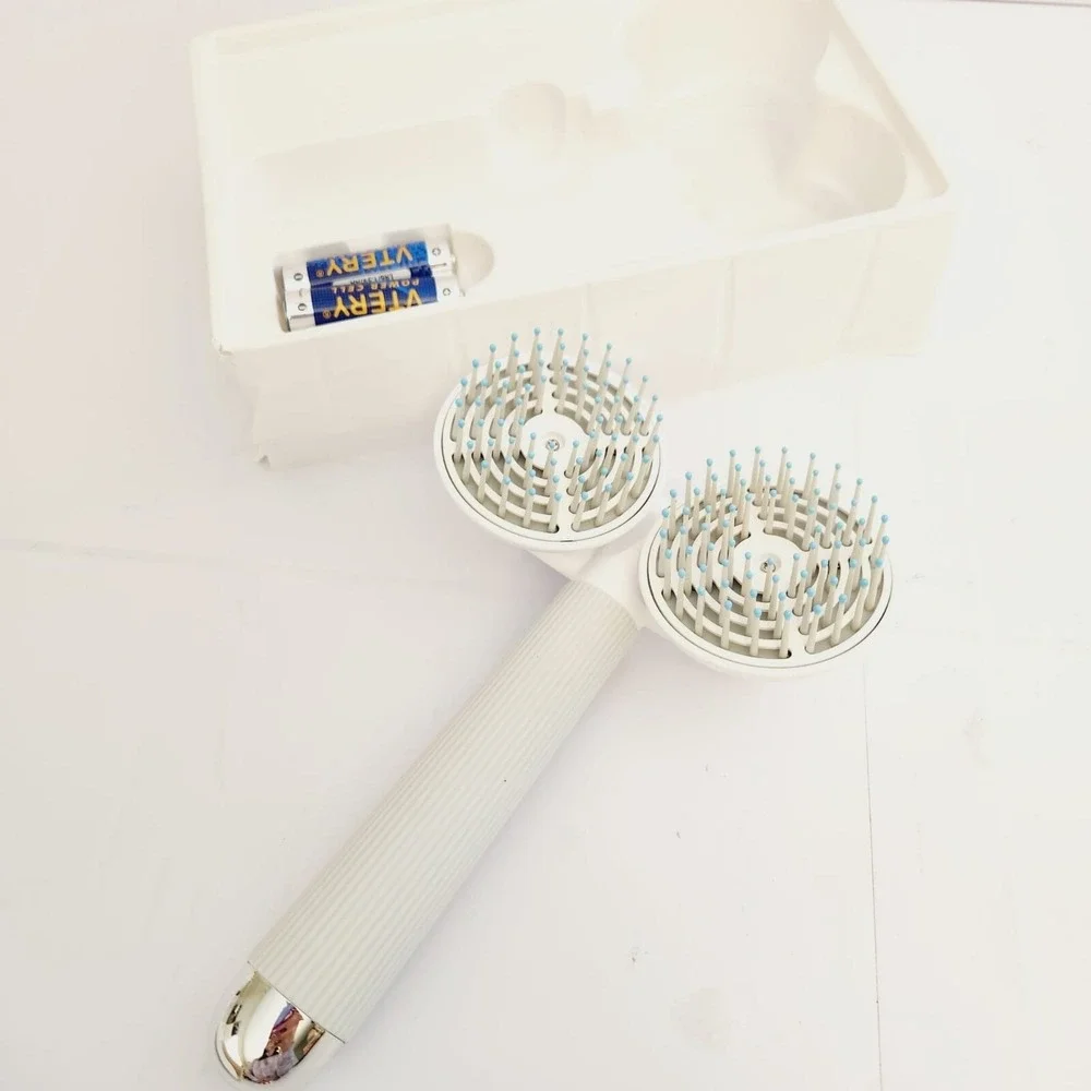 Pet Deshedding Brush Self Cleaning‎ Slicker Comb for Cats & Dogs Grooming Tool